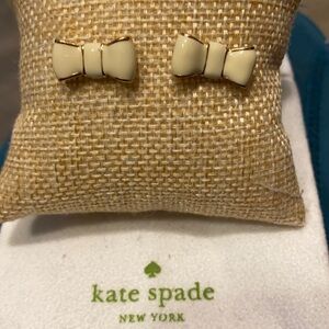 Classic Kate Spade cream and gold bow earrings